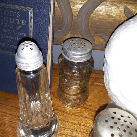 Vintage salt & pepper shakers (set of 5) - Picture 3 of 4